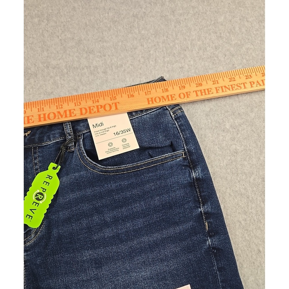 So Brand Womens Size 16 Midi Denim Cuffed Jean Shorts Blue NWT - Picture 4 of 6
